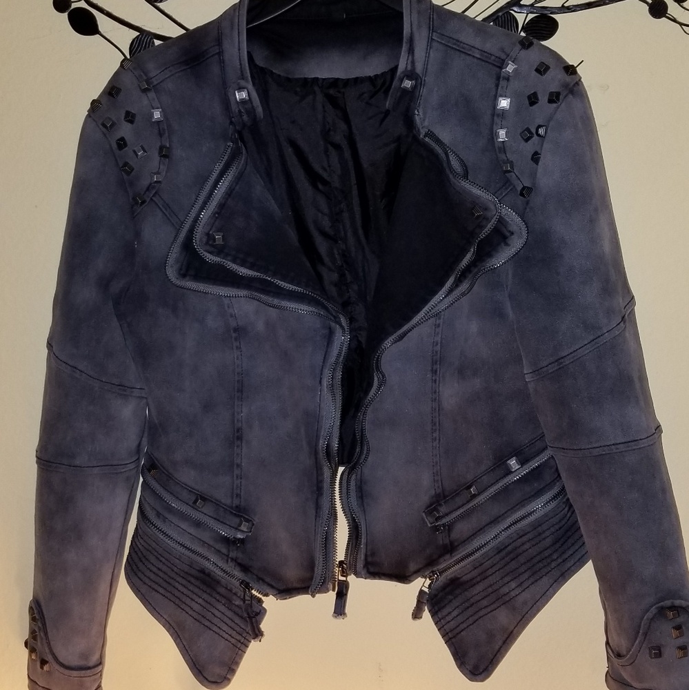 Very nice drak gray jacket size xl fits like a L